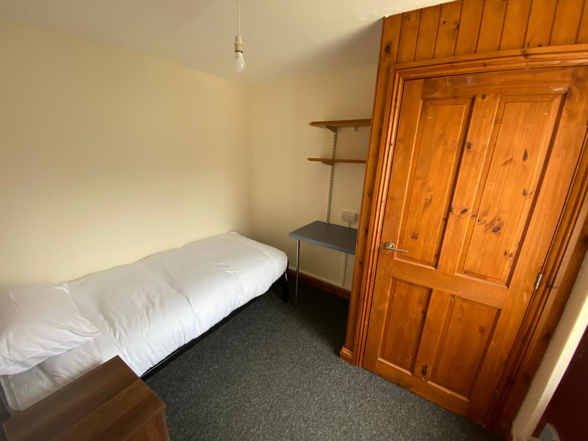 Room In A Shared House Bangor  Exterior foto